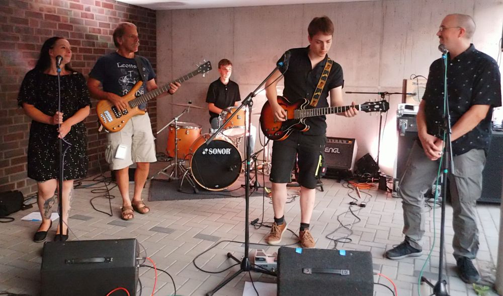 Rusty Nails live